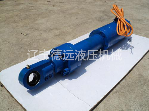 CD内置位移传感器液压缸